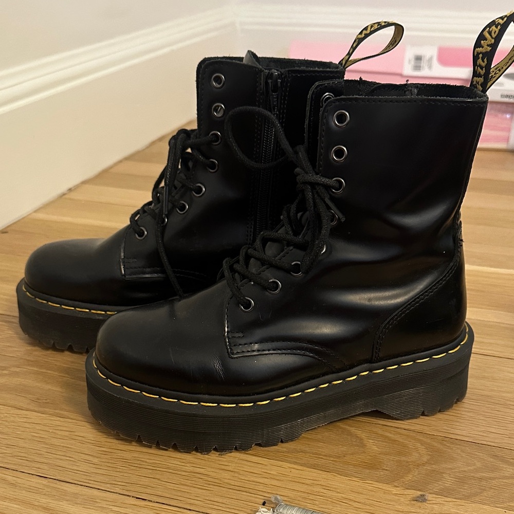 Platform Jadon Dr. Martens